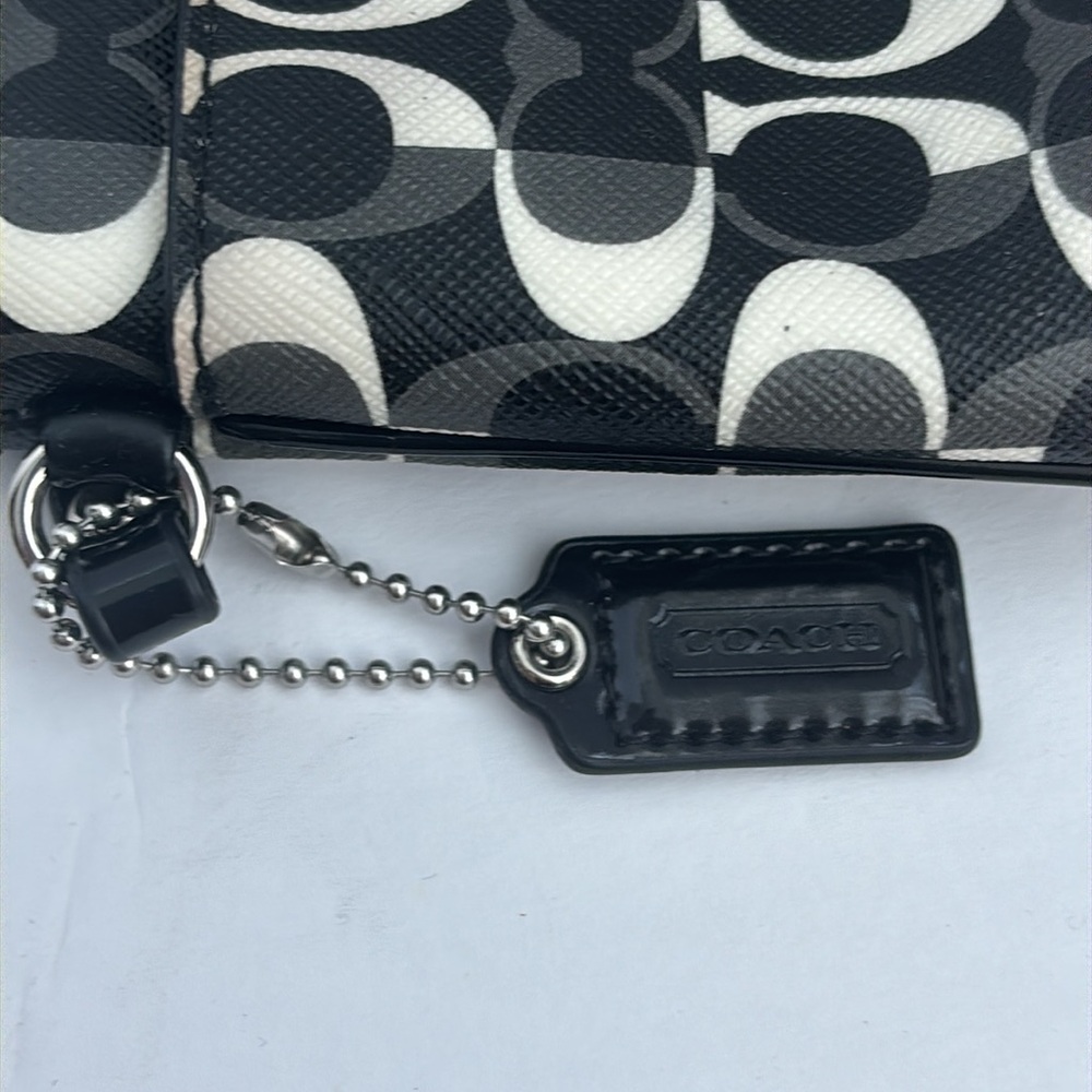 Coach Signature Black White Wristlet Clutch Wallet Mini Purse Black and White - Picture 5 of 9